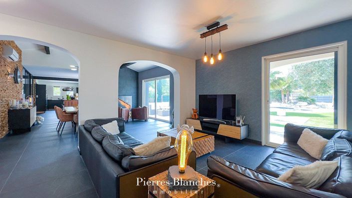 Image No.4-5 Bed House for sale