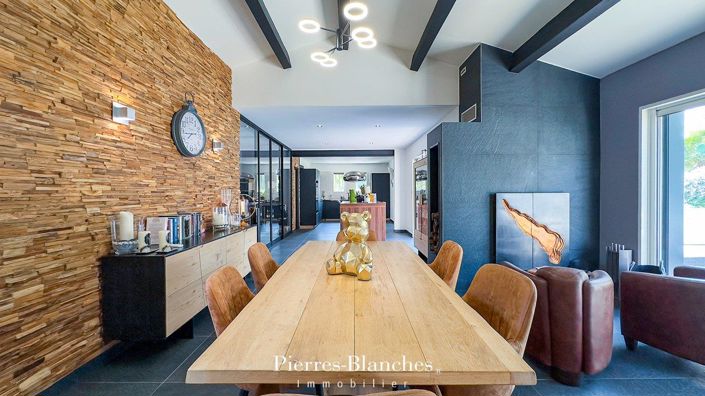 Image No.5-5 Bed House for sale