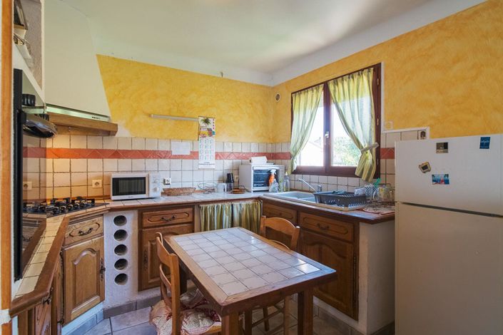 Image No.10-3 Bed House for sale