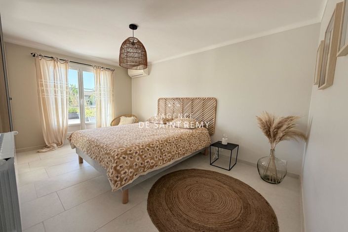 Image No.10-6 Bed House for sale