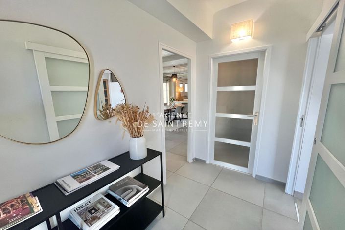 Image No.2-6 Bed House for sale