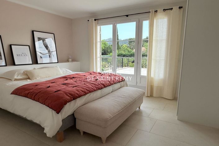 Image No.7-6 Bed House for sale