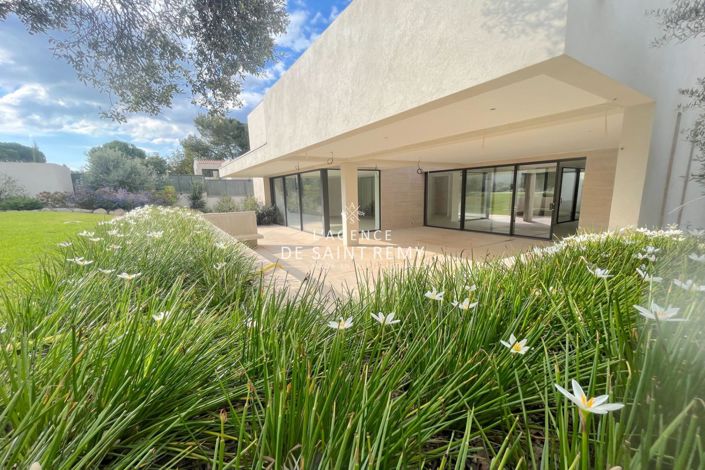 Image No.2-4 Bed House for sale