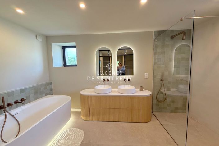 Image No.5-5 Bed House for sale