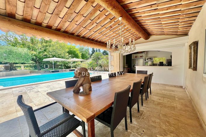 Image No.9-5 Bed House for sale