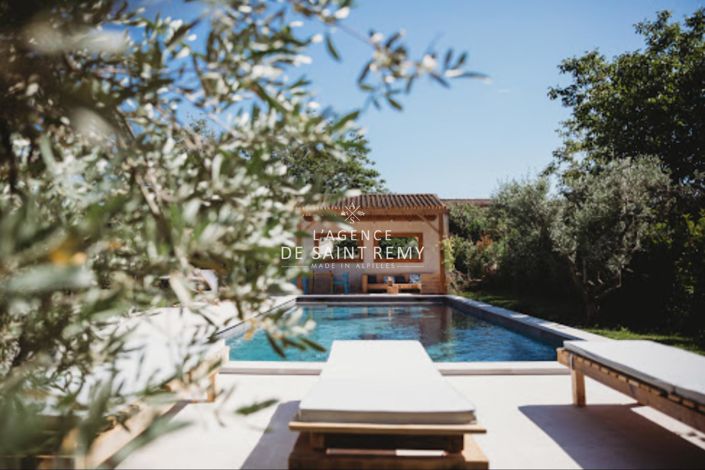 Image No.2-6 Bed House for sale