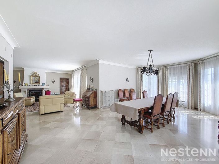 Image No.2-5 Bed House for sale