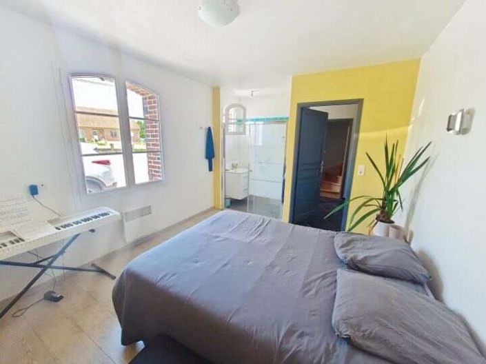 Image No.6-4 Bed House for sale