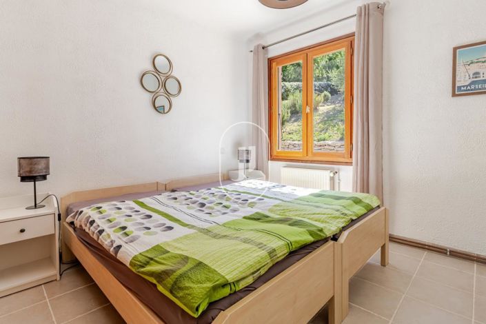 Image No.6-4 Bed House for sale