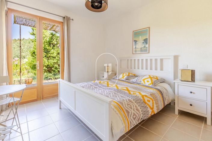 Image No.7-4 Bed House for sale