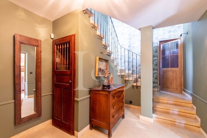 Image No.12-6 Bed House for sale