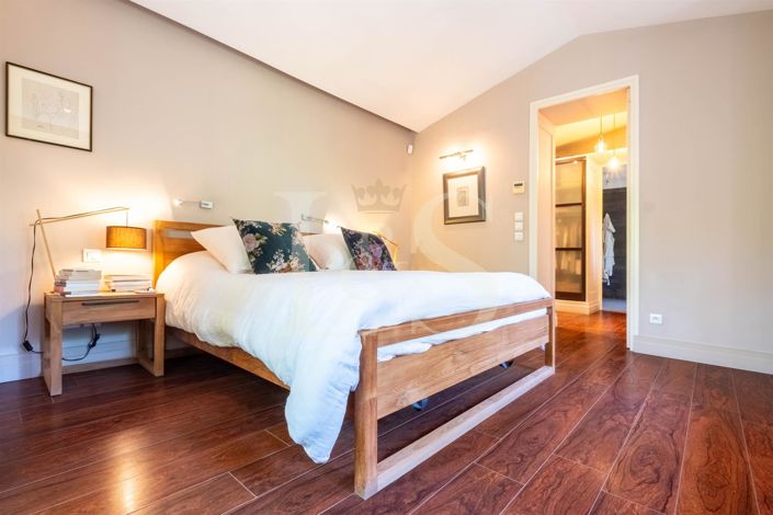 Image No.16-6 Bed House for sale