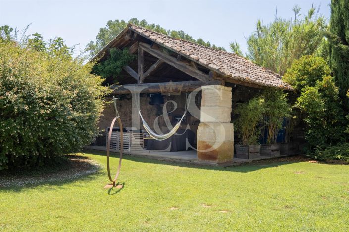 Image No.4-6 Bed House for sale