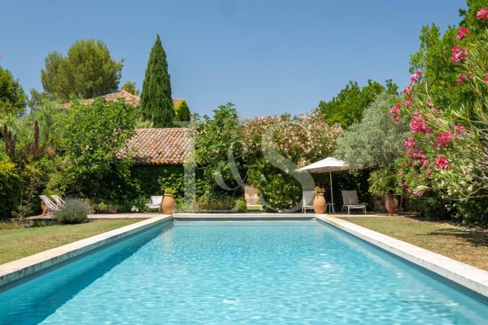 Image No.6-6 Bed House for sale