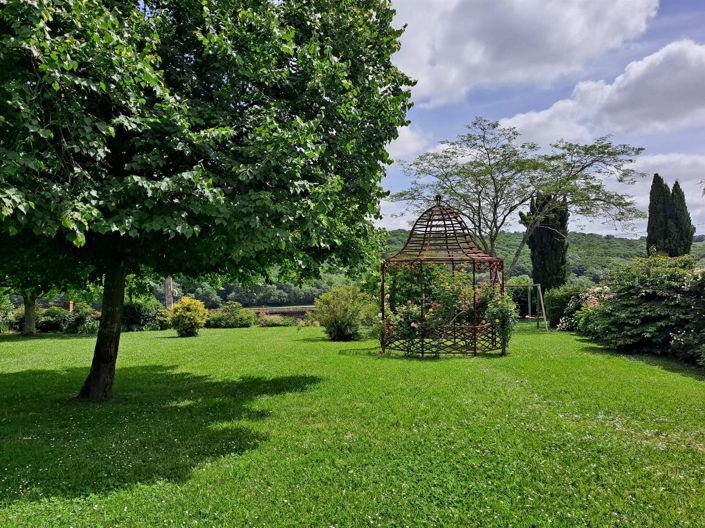 Image No.7-7 Bed House for sale