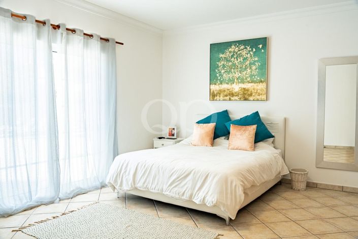 Image No.17-4 Bed House for sale