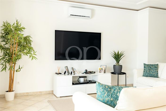 Image No.18-4 Bed House for sale