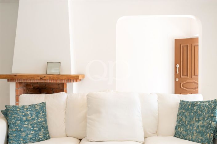 Image No.24-4 Bed House for sale