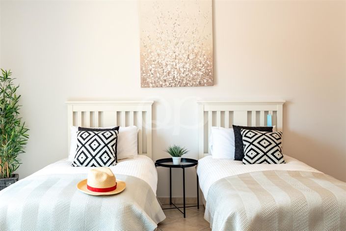 Image No.36-4 Bed House for sale