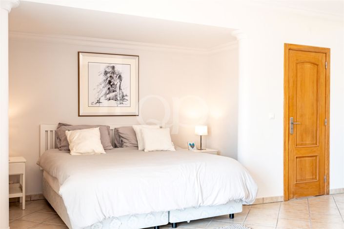 Image No.41-4 Bed House for sale