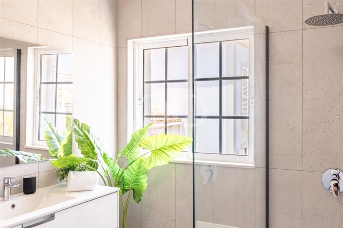 Image No.44-4 Bed House for sale