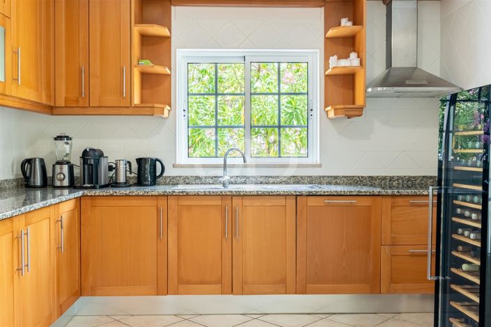 Image No.5-4 Bed House for sale