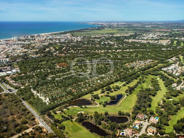 Image No.16-4 Bed House for sale