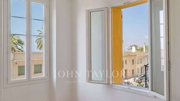 Image No.8-3 Bed Apartment for sale