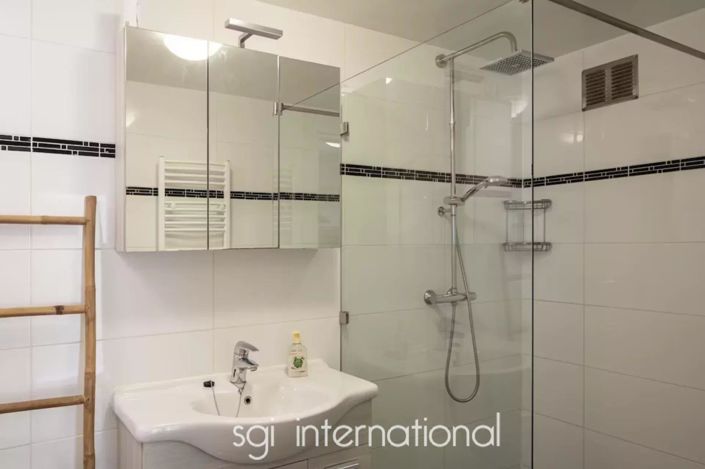 Image No.12-7 Bed House for sale