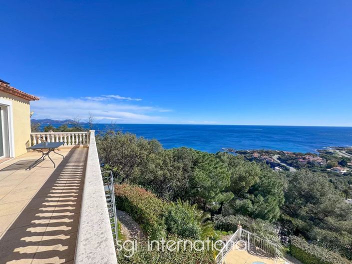 Image No.4-7 Bed House for sale