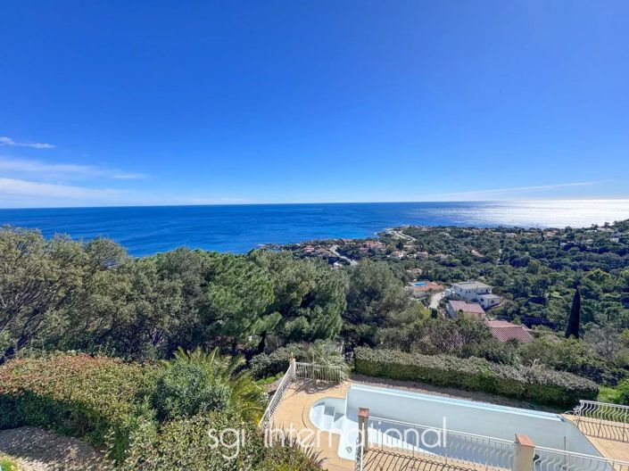 Image No.6-7 Bed House for sale