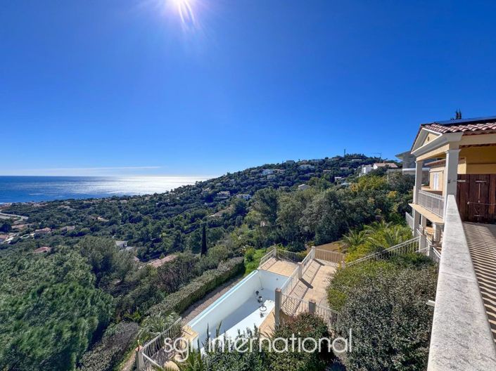 Image No.8-7 Bed House for sale