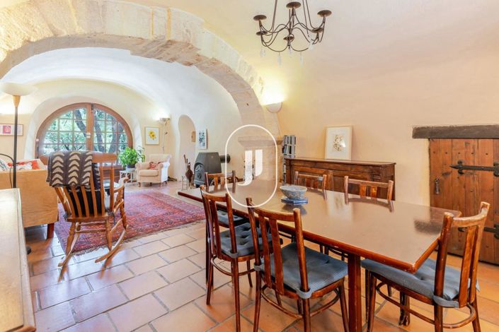 Image No.3-4 Bed House for sale