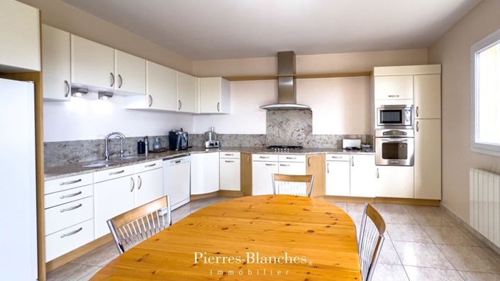 Image No.4-4 Bed House for sale