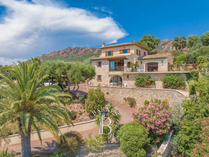 Image No.2-5 Bed House for sale