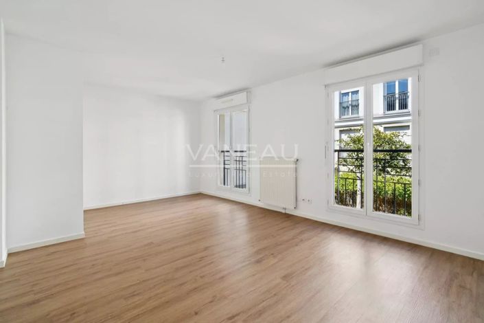 Image No.2-4 Bed House for sale