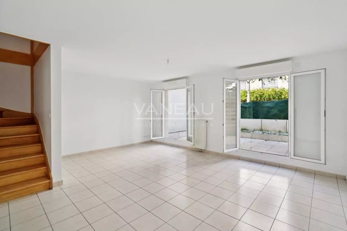 Image No.3-4 Bed House for sale