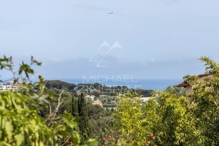 Image No.2-4 Bed House for sale