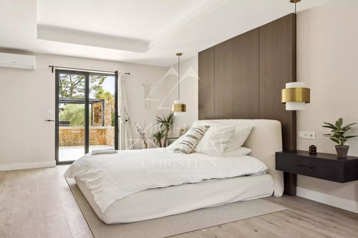 Image No.7-4 Bed House for sale