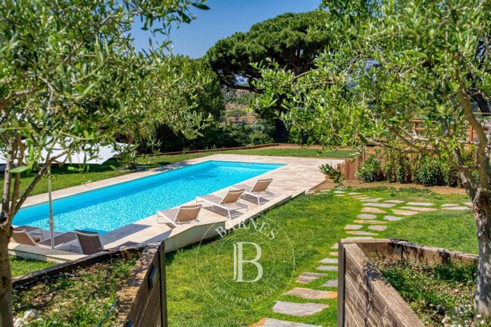 Image No.4-4 Bed House for sale