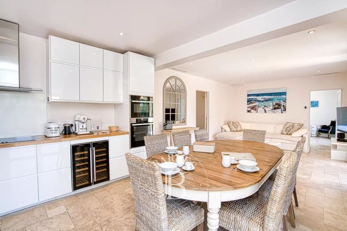 Image No.7-4 Bed House for sale