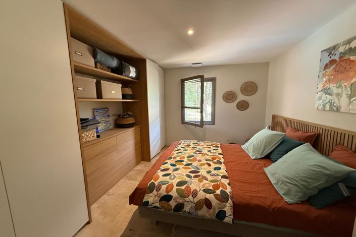 Image No.5-2 Bed House for sale