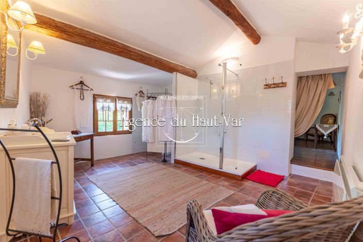 Image No.18-5 Bed House for sale