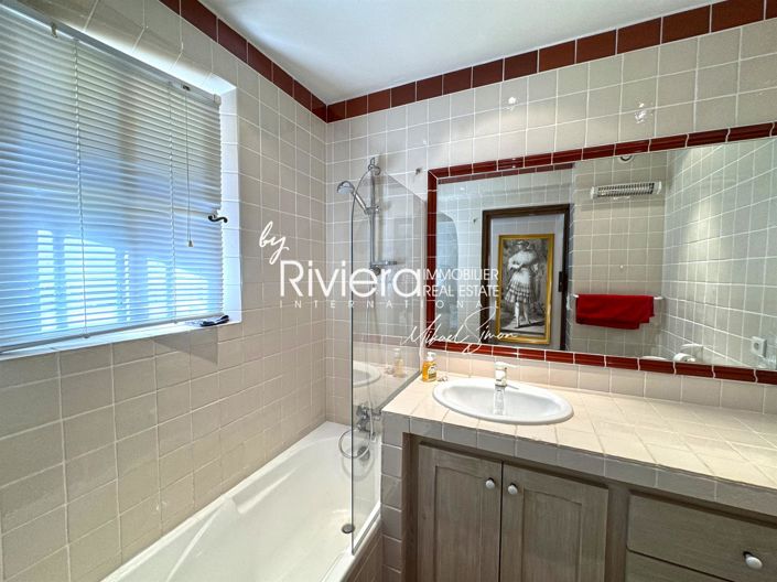 Image No.26-5 Bed House for sale