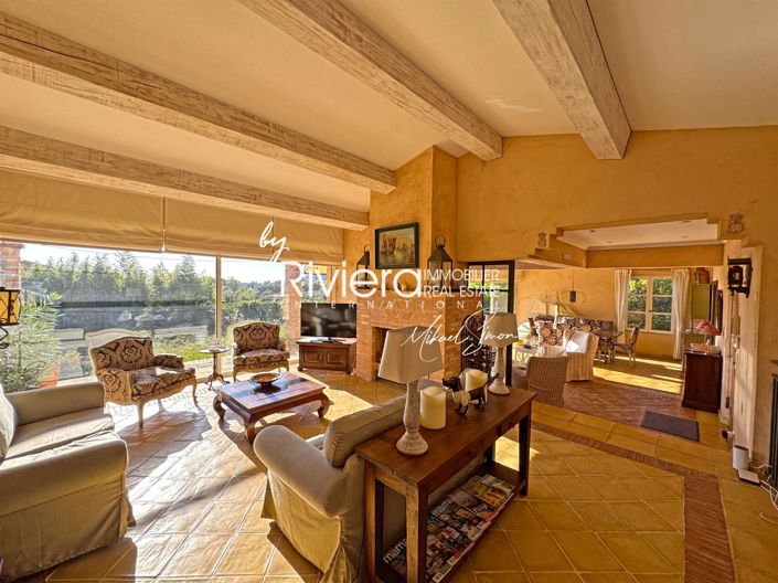 Image No.9-5 Bed House for sale