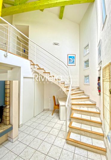 Image No.26-5 Bed House for sale