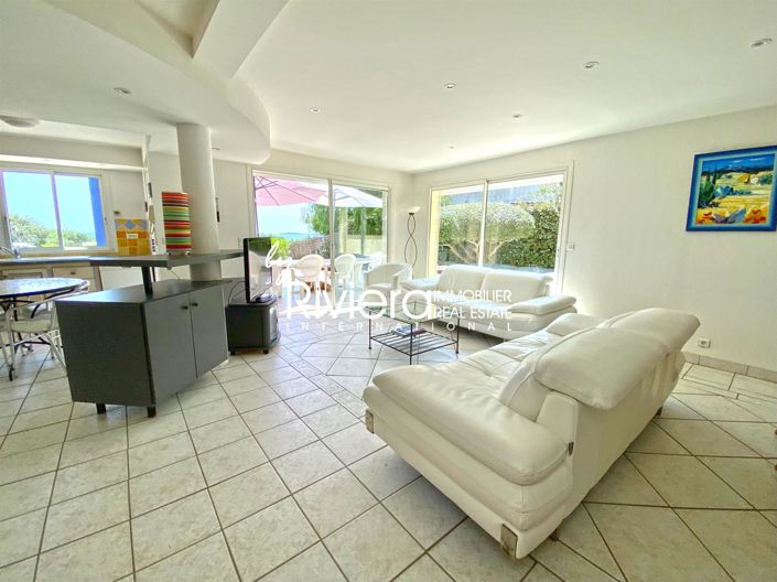 Image No.5-5 Bed House for sale