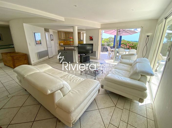 Image No.6-5 Bed House for sale