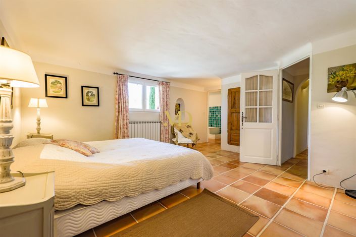 Image No.23-5 Bed House for sale