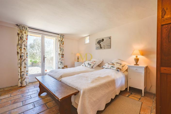 Image No.29-5 Bed House for sale